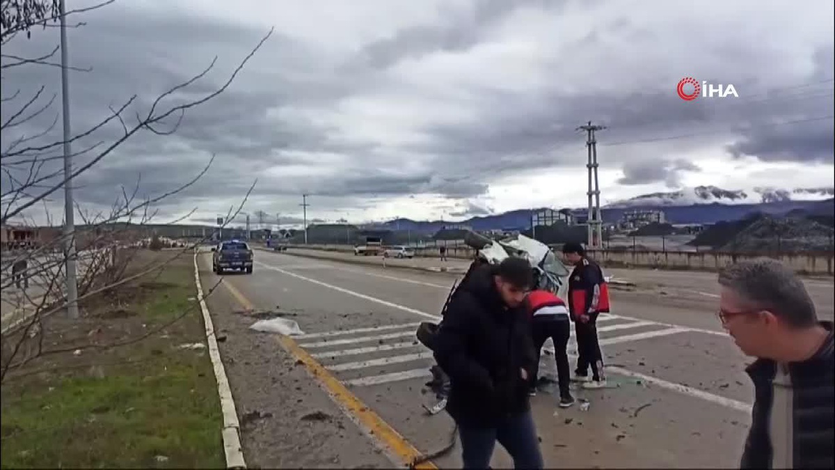 Elazığ\'da otomobil takla attı: 1 yaralı