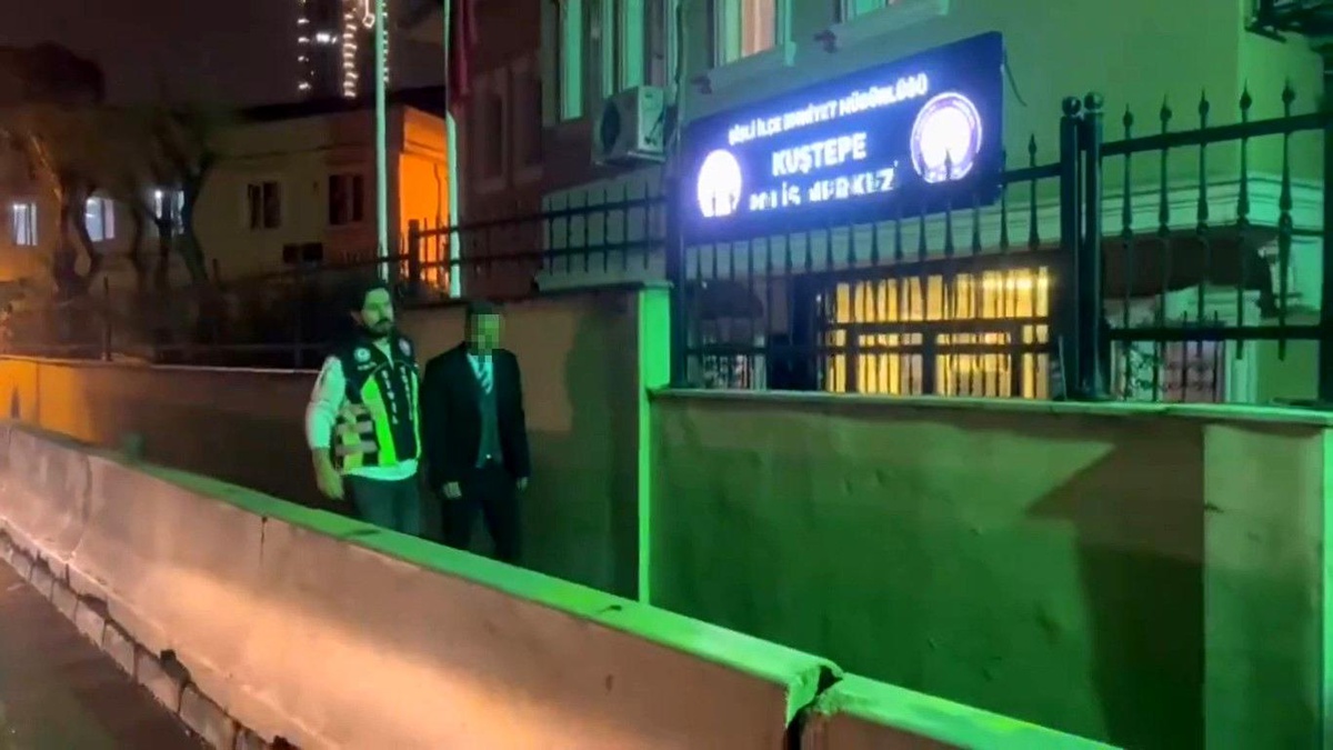 İstanbul\'da Emniyet Mensubu Olduğunu İddia Eden Şahıs Gözaltına Alındı