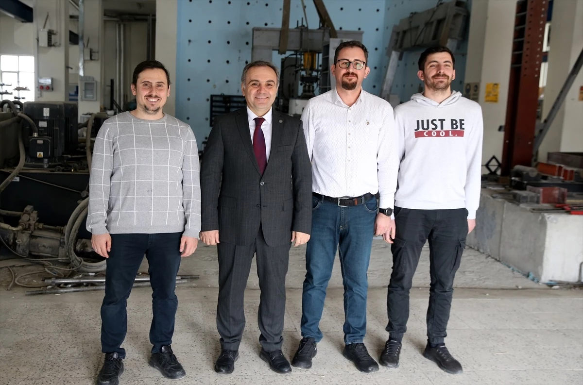 ERÜ Melikgazi Belediyesi Deprem Araştırma Laboratuvarı\'nda Bilyeli Sistem İzolatör Üretimi Yapıldı