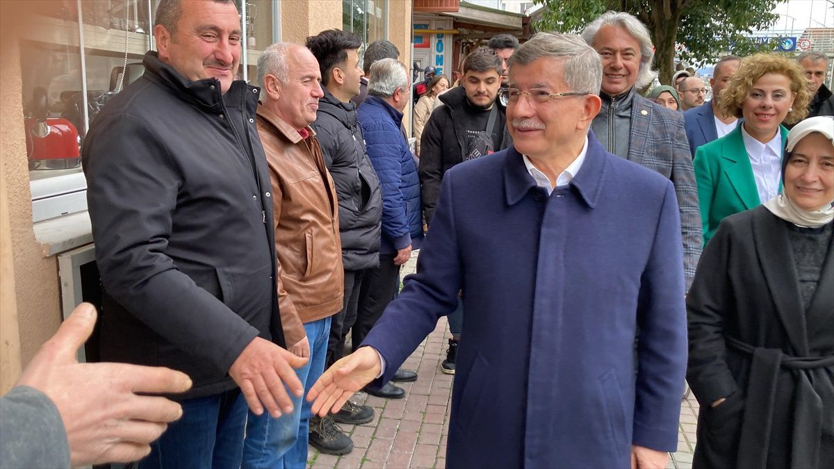 Ahmet Davutoğlu Bartın\'da ziyaretler gerçekleştirdi