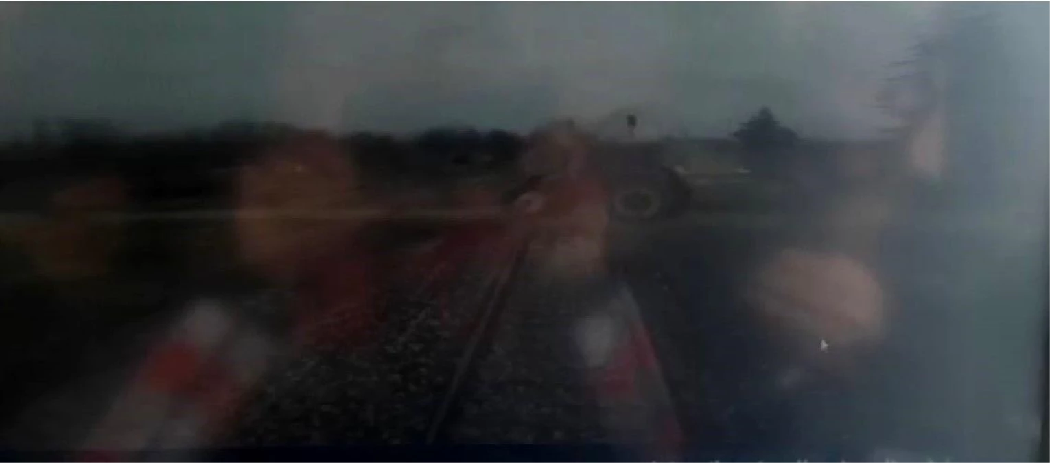Isparta\'da traktör ile yolcu treni çarpışması: 1 kişi ağır yaralandı