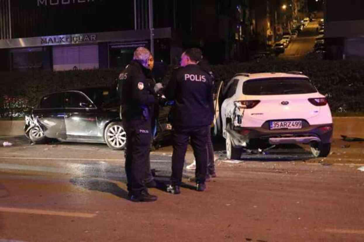 İzmir'deki feci kazada ortalık savaş alanına döndü: 2 ölü, 7 yaralı