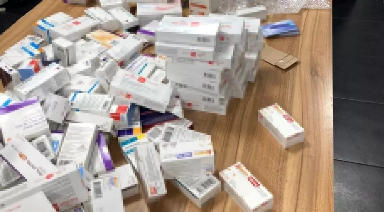 Bulgaristan vatandaşının Türkiye\'ye getirdiği anabolik steroid ilaçlar ele geçirildi