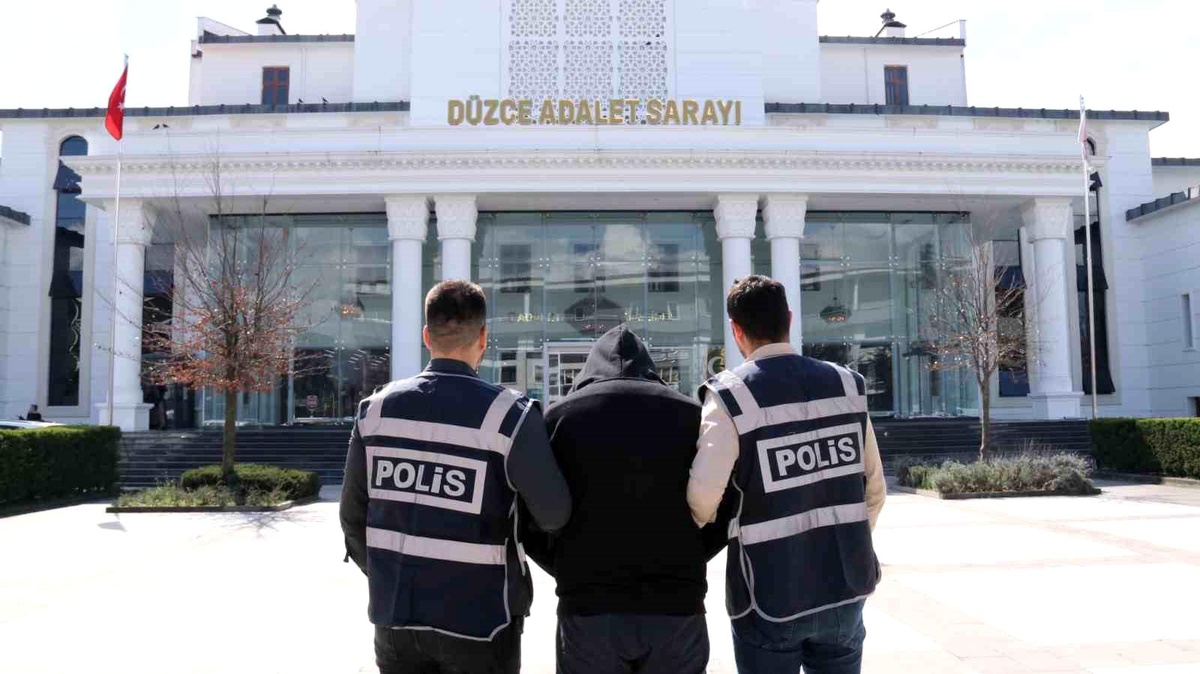Düzce\'de Aranan 2 Kişi Yakalandı