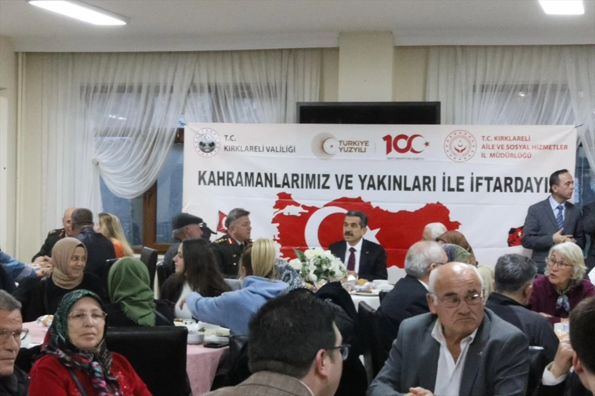 Kırklareli Valisi Birol Ekici, gazilerle iftar yaptı