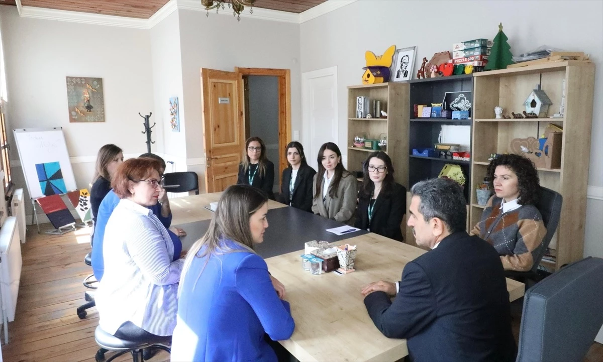 Kırklareli Valisi Birol Ekici, Yeşilay Danışmanlık Merkezini ziyaret etti