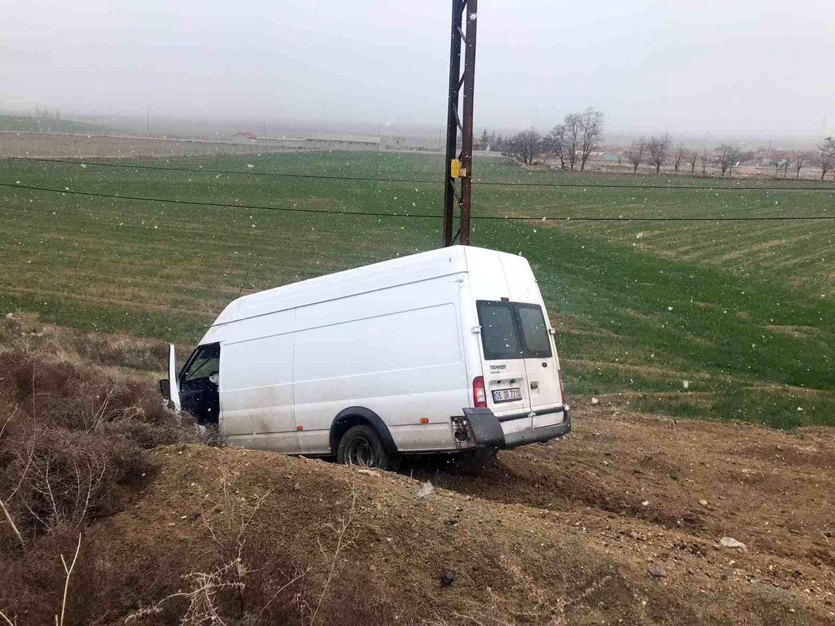 Konya\'da Minibüs Kazası: 1 Yaralı