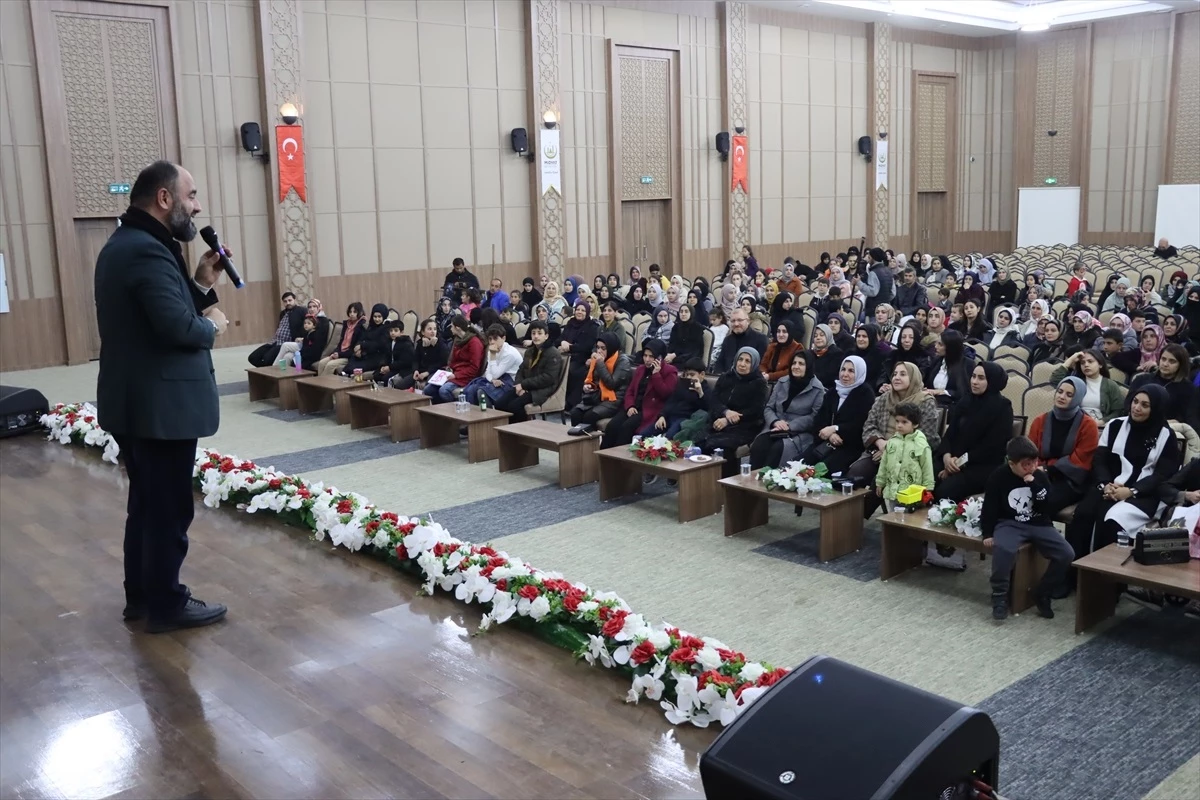 Mardin\'in Midyat ilçesinde namaz konulu konferans düzenlendi