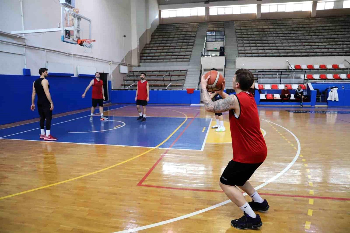 Nazilli Belediyespor Erkek Basketbol Takımı İstanbul Efendileri ile karşılaşacak