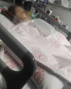 Sevgilisinin eski eşinden kaçarken 4'üncü kattan çocuğun üstüne düşerek ağır yaraladı