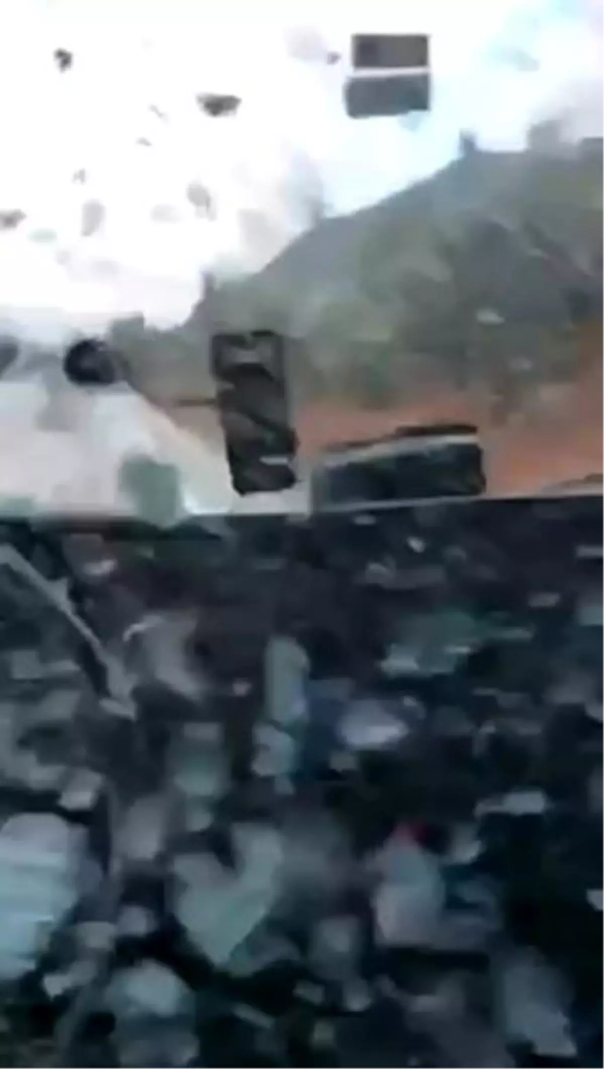 İznik\'te tır ile minibüs çarpıştı: 5 yaralı