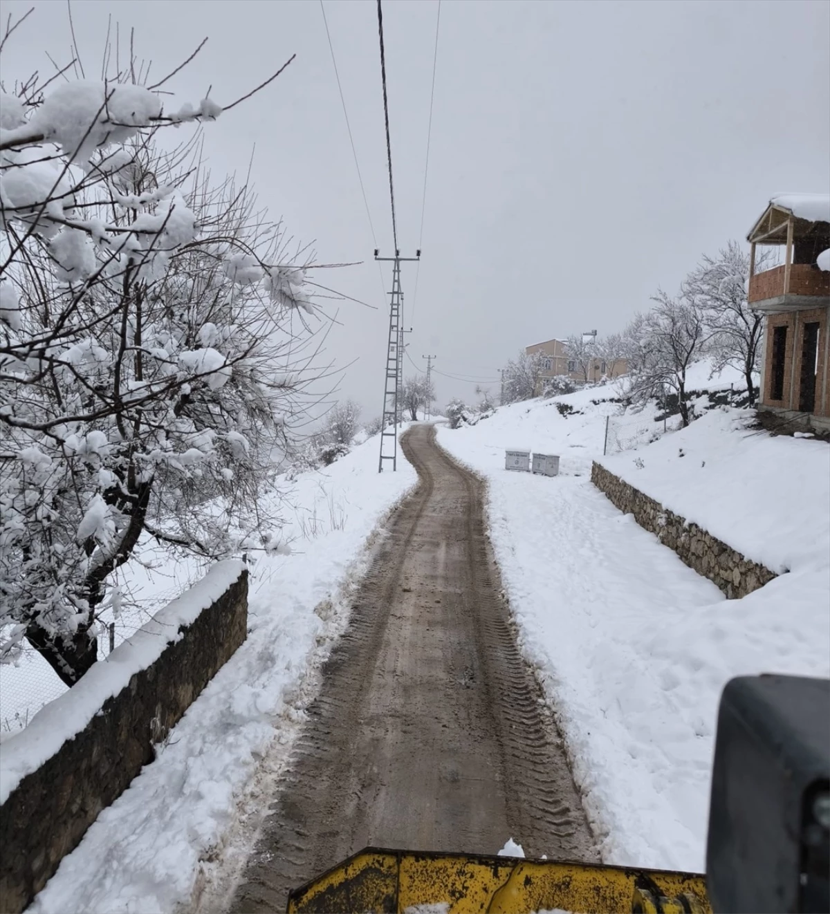 Tokat\'ın Almus ilçesinde kar yağışı etkili oldu