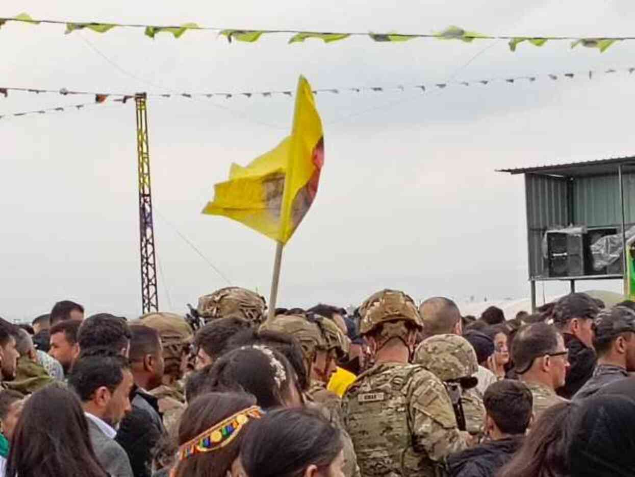 ABD askerleri Suriye'deki nevruz etkinliklerine katıldı ABD askerleri Suriye'deki nevruz etkinliklerine katıldı