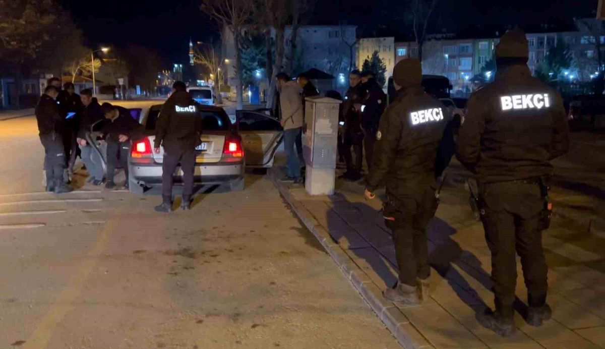 Aksaray\'da Polis Ekipleri Şok Uygulama Yaptı