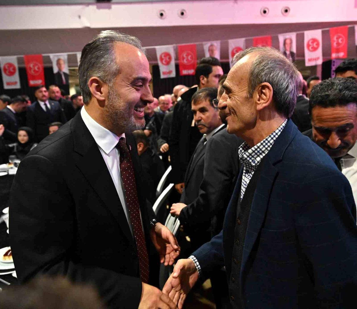 Bursa Büyükşehir Belediye Başkanı Alinur Aktaş, MHP ve DATÜB iftar programlarına katıldı