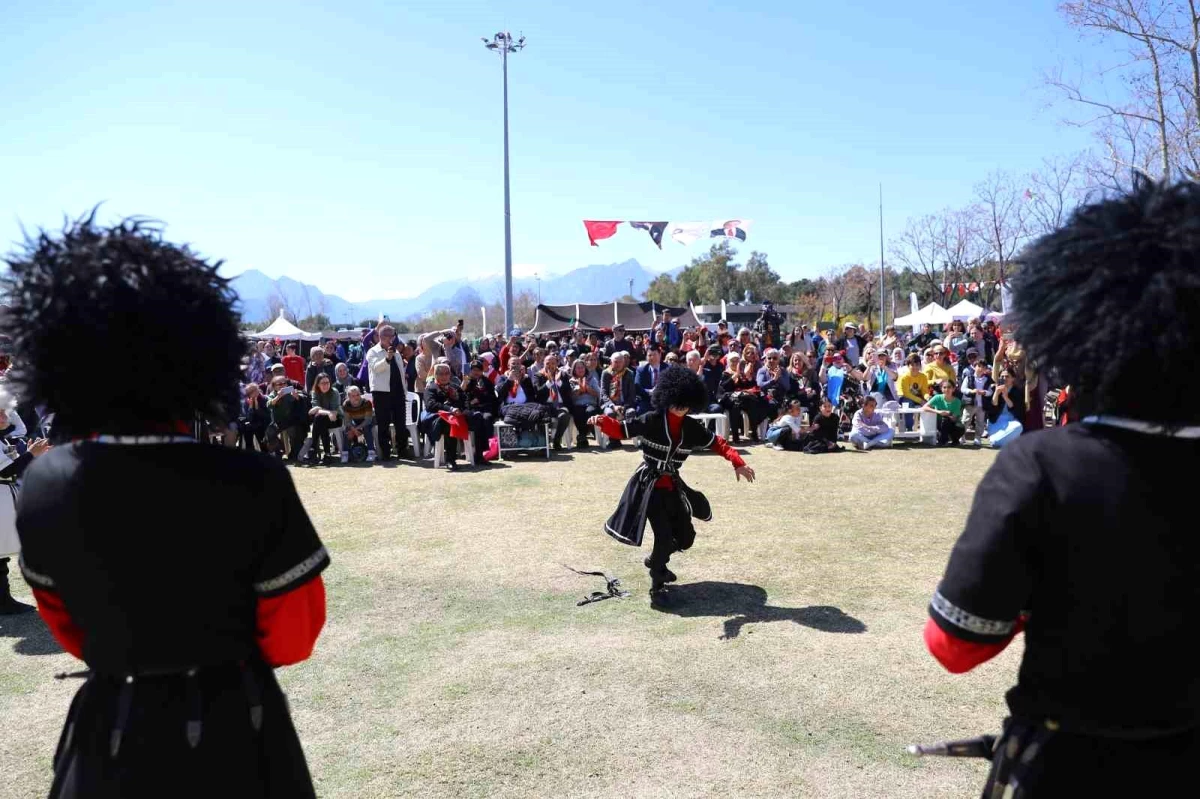Antalya Büyükşehir Belediyesi Nevruz\'u Coşkuyla Kutladı