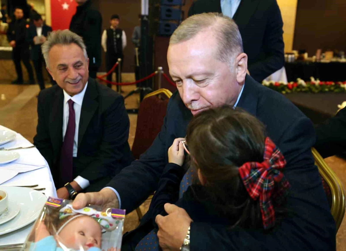 Cumhurbaşkanı Erdoğan: İstanbul\'u Muradına Kavuşturarak Belediyecilik Hizmetlerinde Zirveye Taşıyacağız