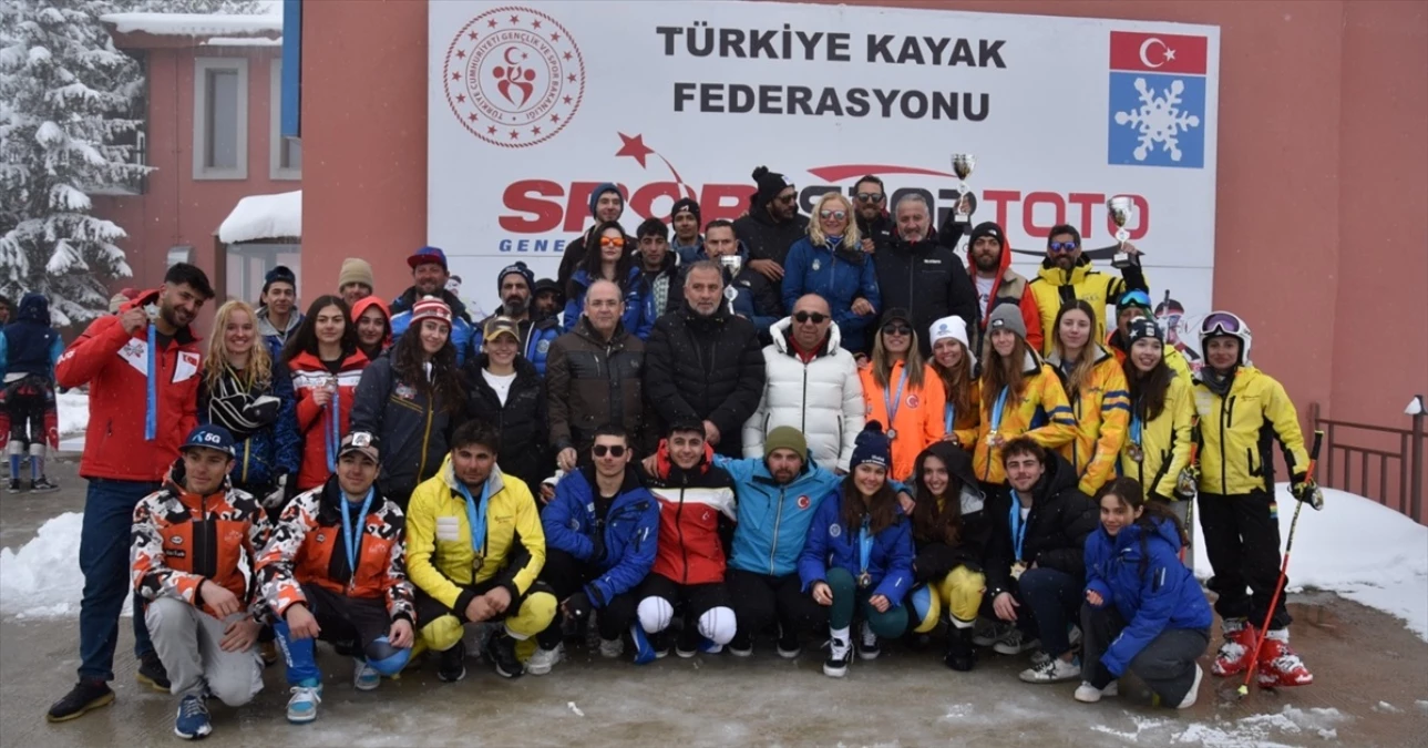 Türkiye Kayak Federasyonu 2023-2024 Faaliyet Programı Kapsamında Alp Disiplini Şampiyonası Gerçekleştirildi