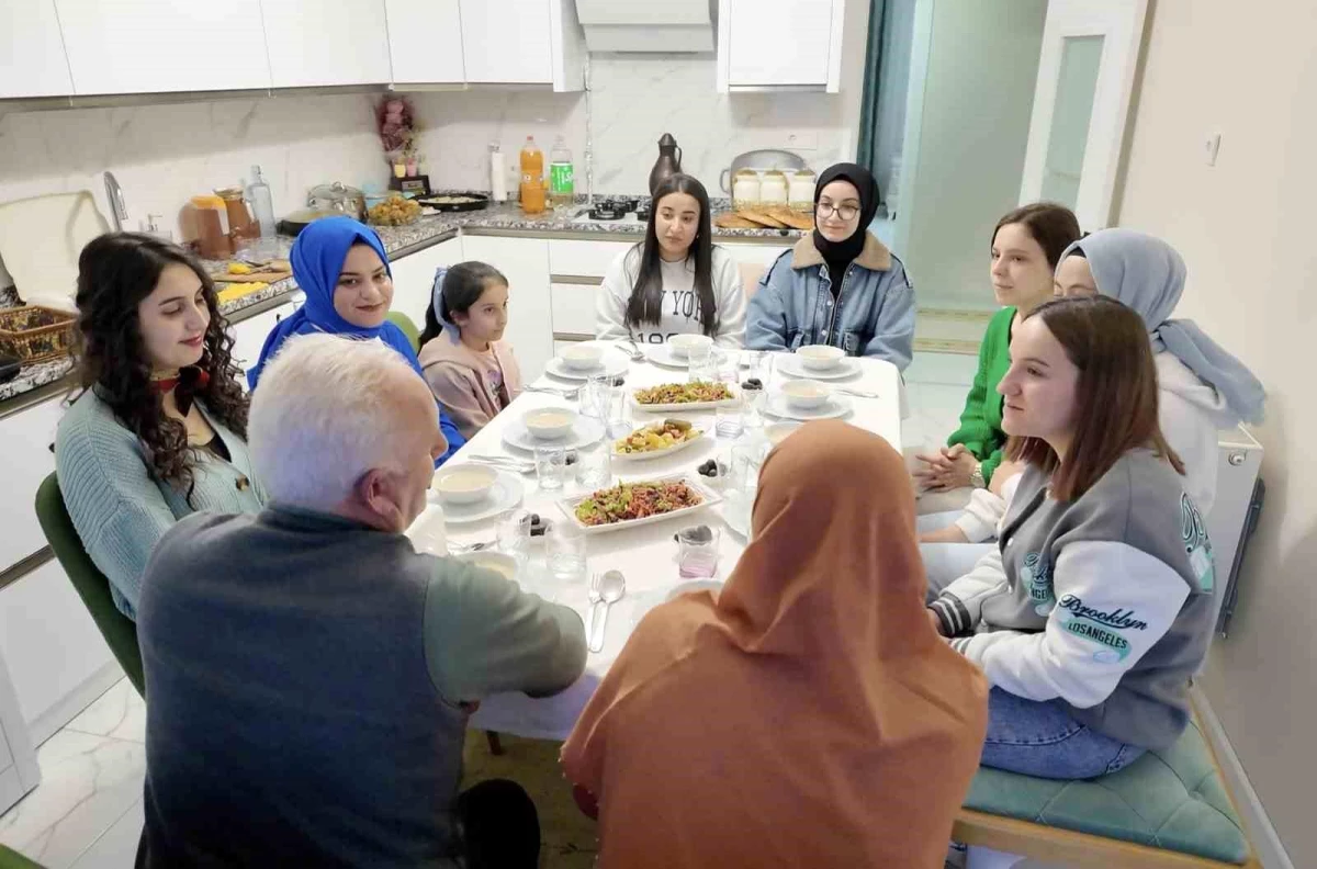 Erzincan\'da Üniversite Öğrencilerine Ramazan Deneyimi