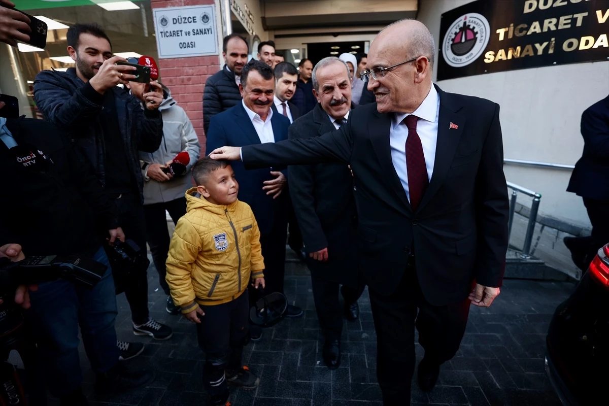 Hazine ve Maliye Bakanı Mehmet Şimşek, Düzce\'de ziyaretler gerçekleştirdi