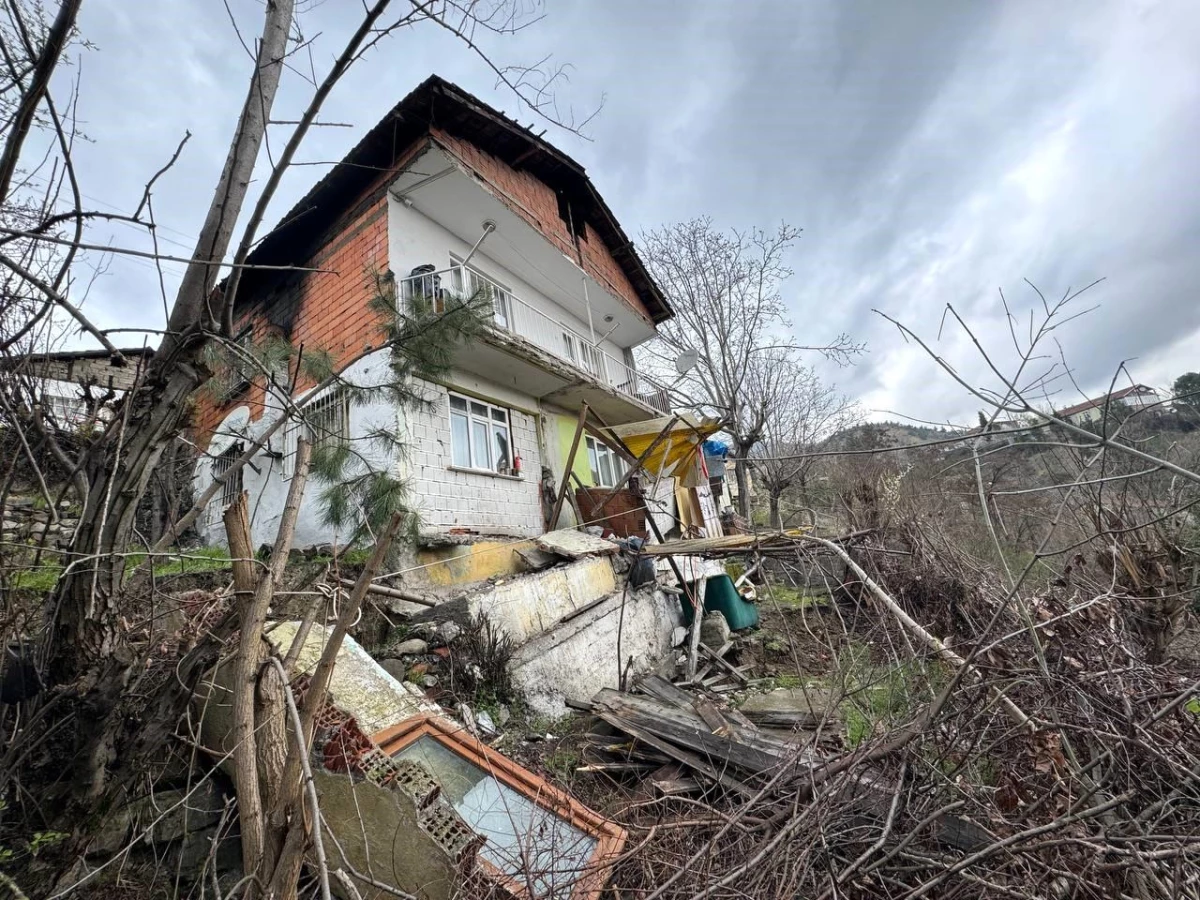Karabük\'te heyelan nedeniyle ev boşaltıldı