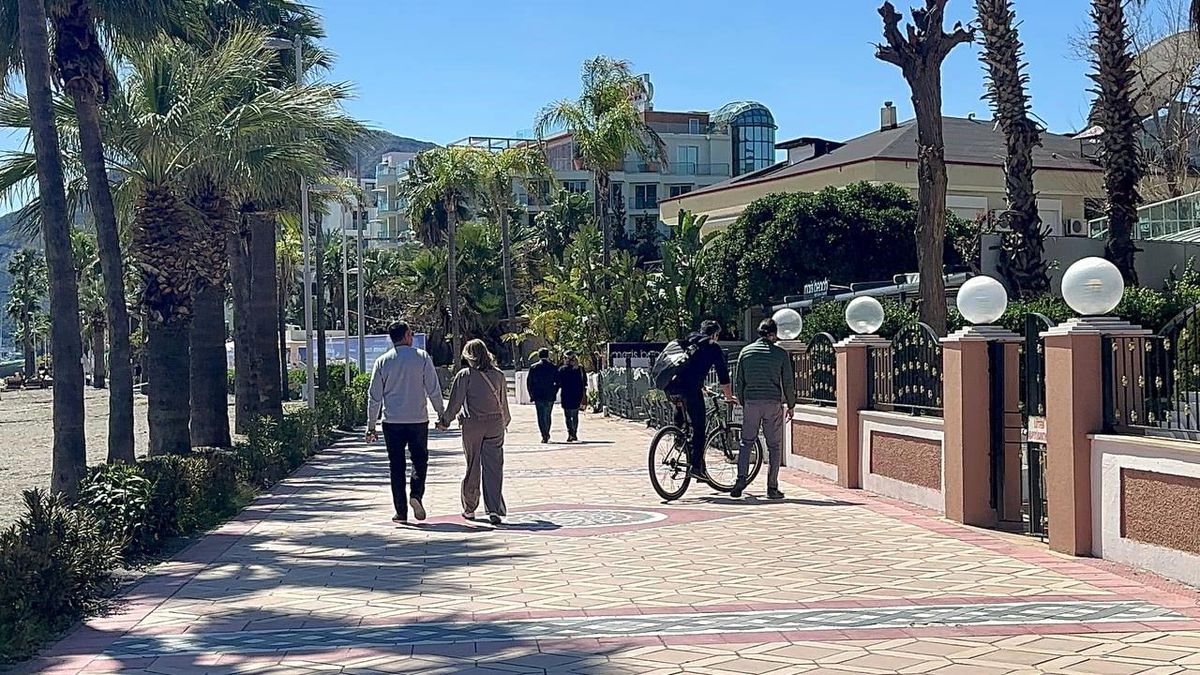 Marmaris\'te Bahar Mevsimi Sahilleri Doldurdu