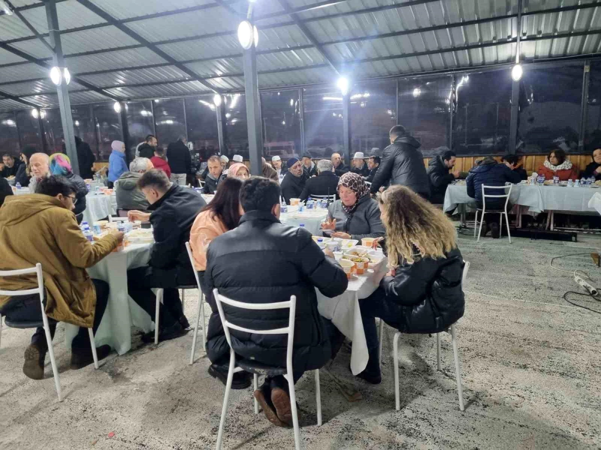 Sinop Mertoğlu Köyü\'nde 300 Vatandaş İftar Programında Buluştu
