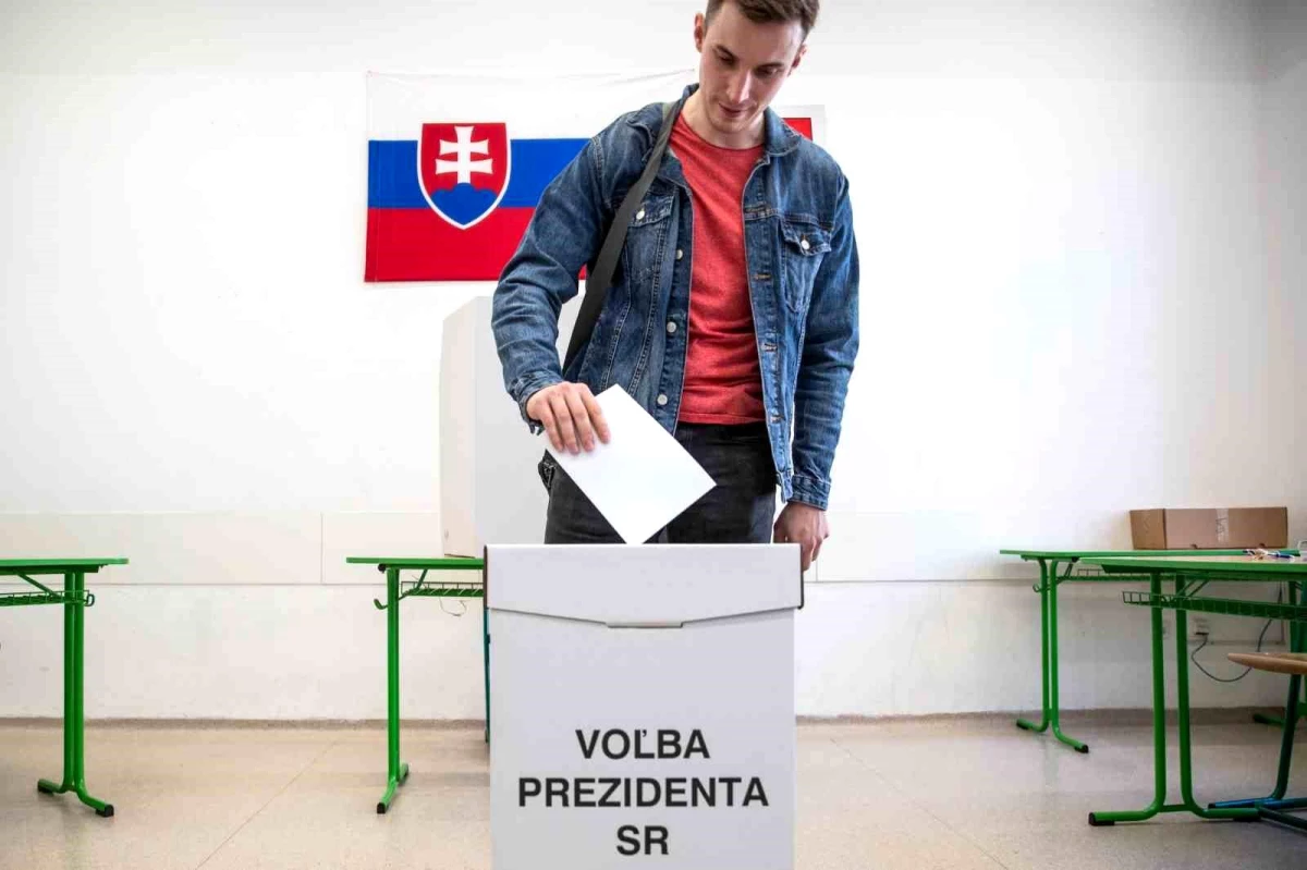 Slovakya\'da Cumhurbaşkanlığı Seçimi Başladı