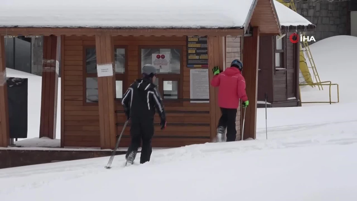 Uludağ\'da kayak sezonu kapandı, pistler bomboş kaldı