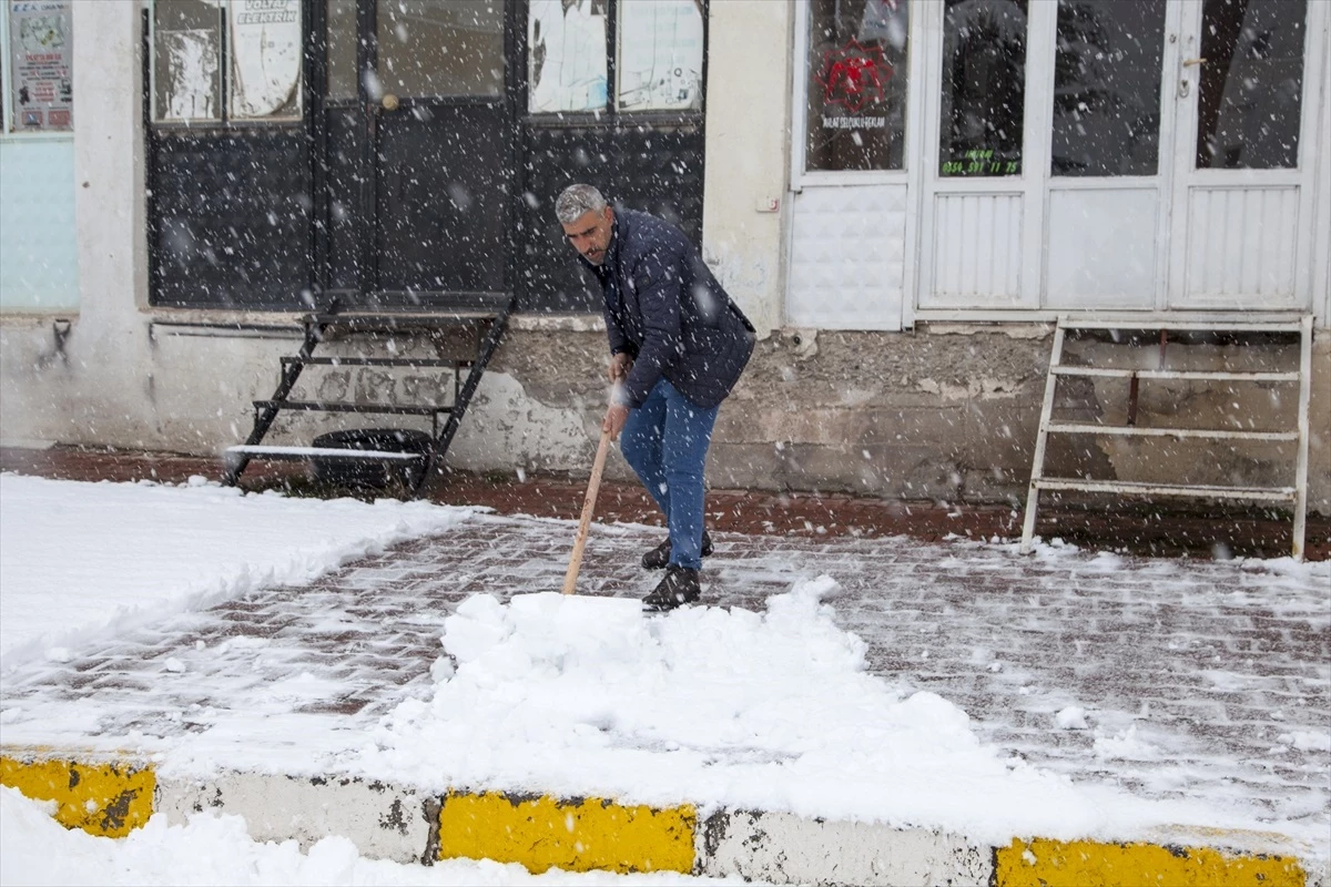 Van, Bitlis, Muş ve Hakkari\'de 431 yerleşim yerine ulaşım sağlanamıyor