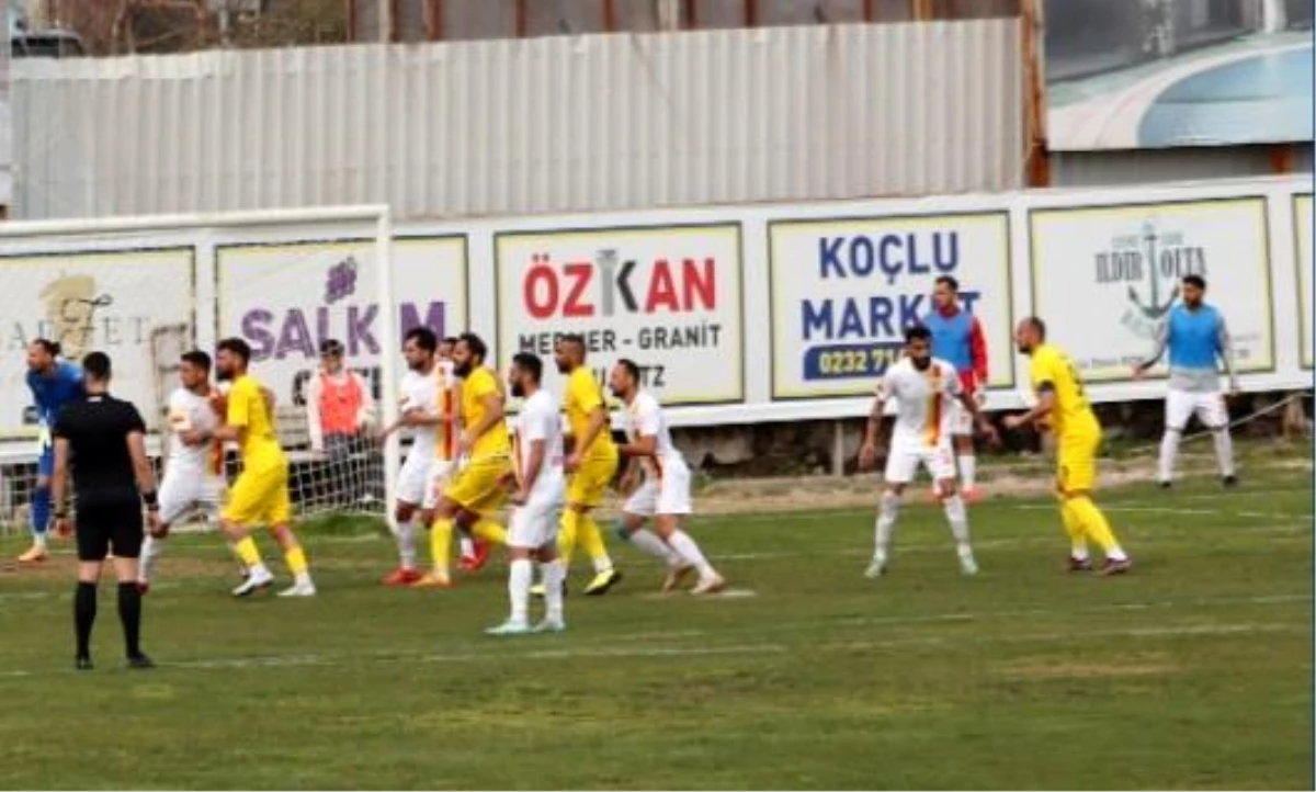 Alaçatıspor, Tire 2021 FK ile berabere kaldı