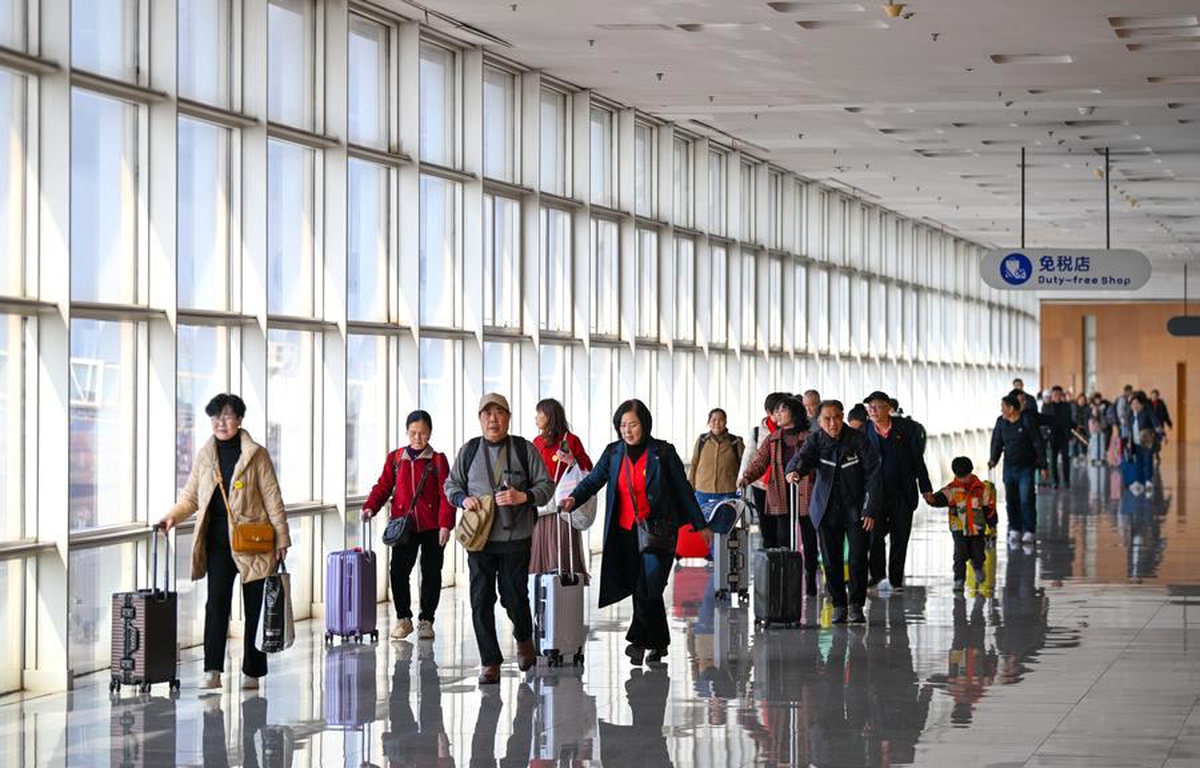 Çin\'in Tianjin Limanı, 200.000\'den Fazla Yolcuya Hizmet Verdi