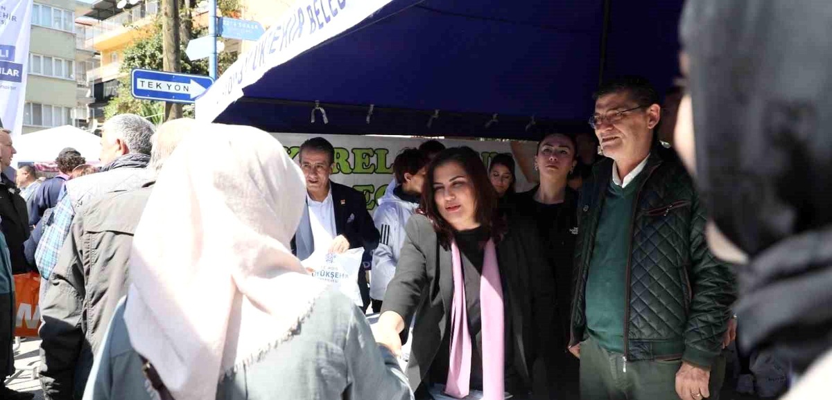 Aydın Büyükşehir Belediye Başkanı Özlem Çerçioğlu Ata Tohumlarından Üretilen Fideleri Dağıttı