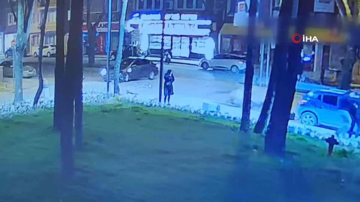 Bursa\'da otomobille motosikletin çarpıştığı feci kaza kamerada