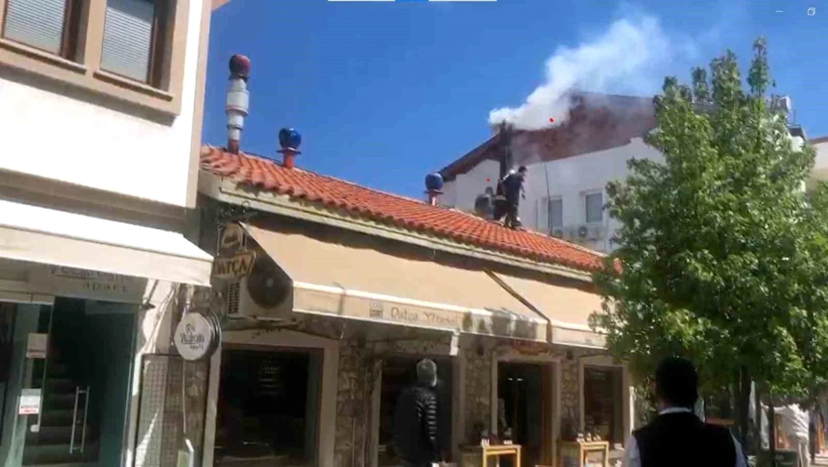 Muğla\'da Restoranın Bacasında Çıkan Yangın İtfaiye Tarafından Söndürüldü