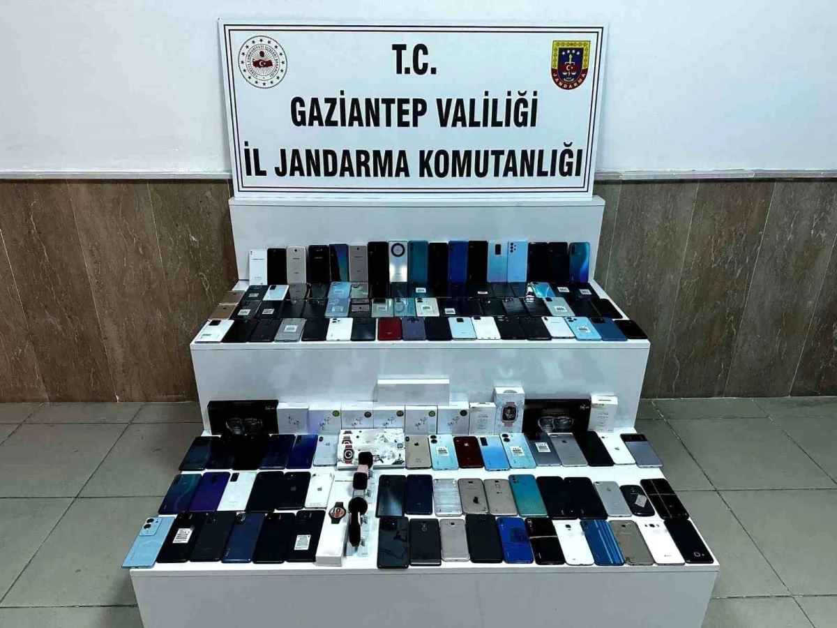 Gaziantep\'te 4 milyon 100 bin TL değerinde gümrük kaçağı elektronik ürün ele geçirildi