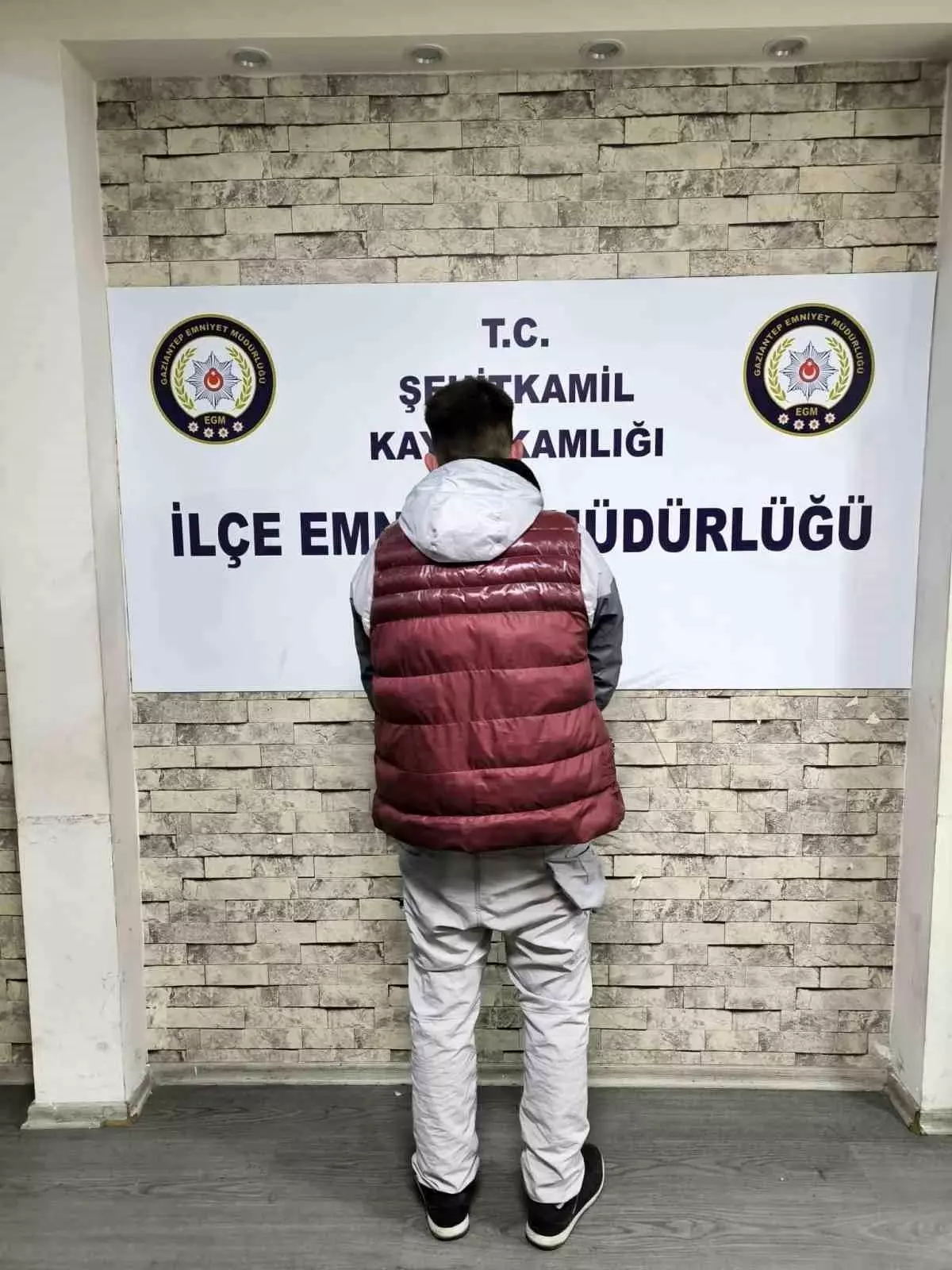 Gaziantep\'te motosiklet hırsızlığı anları güvenlik kamerasında