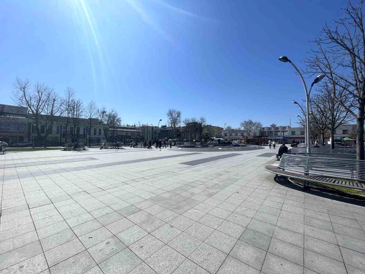 Adapazarı\'nda çıkan tartışma meydan savaşına dönüştü