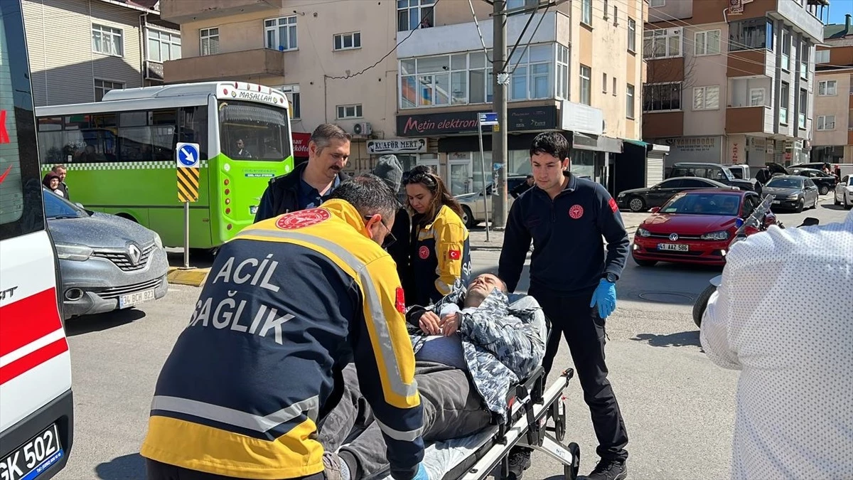 Gebze\'de motosiklet kazası: Sürücü yaralandı