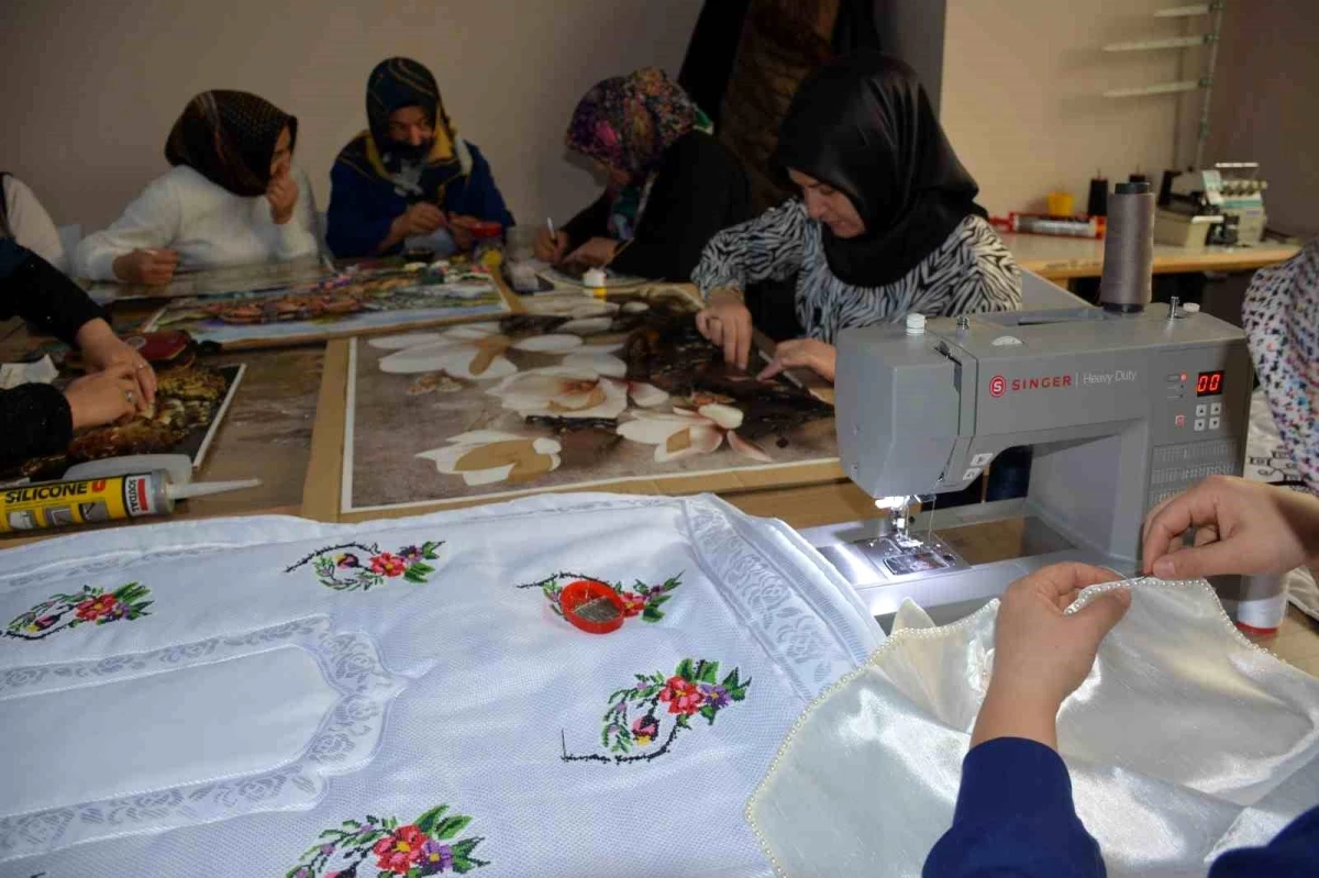 Yozgat\'ta Çeyizler Modernize Edilerek Gelinlik Kızların Hayallerini Süslüyor