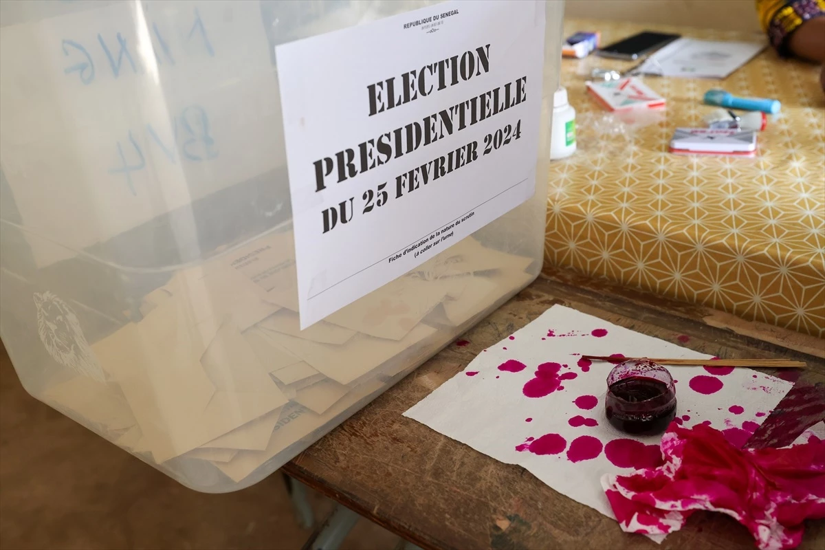 Senegal\'de Cumhurbaşkanı Seçimi İçin Oy Verme İşlemi Başladı