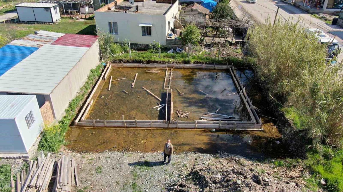 Depremzede Vatandaş, Ev Hayalinden 450 Bin TL\'sini Kaybetti