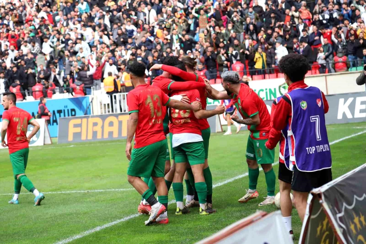 Amedspor, 24Erzincanspor\'u 4-1 yenerek liderliğini sürdürdü