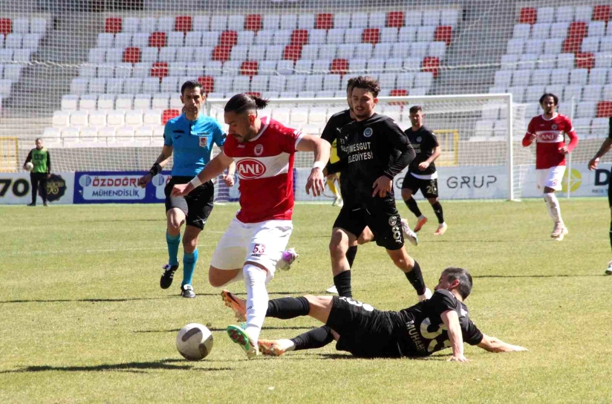 Karaman FK, Etimesgut Belediyespor\'u mağlup etti