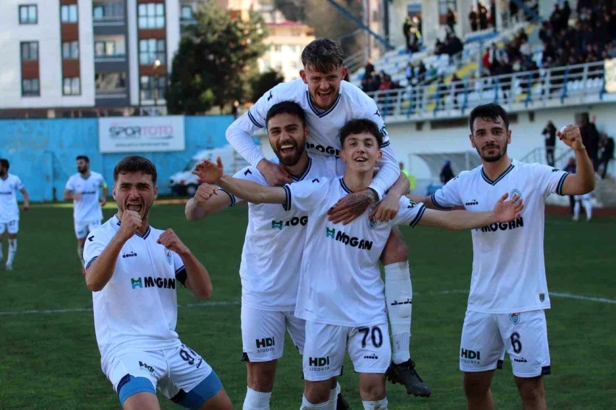 Pazarspor, Eynesil Belediyespor\'u 4-1 mağlup etti