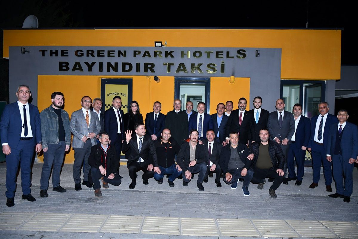 Ulaştırma Bakanı Uraloğlu, taksici esnafını ziyaret etti