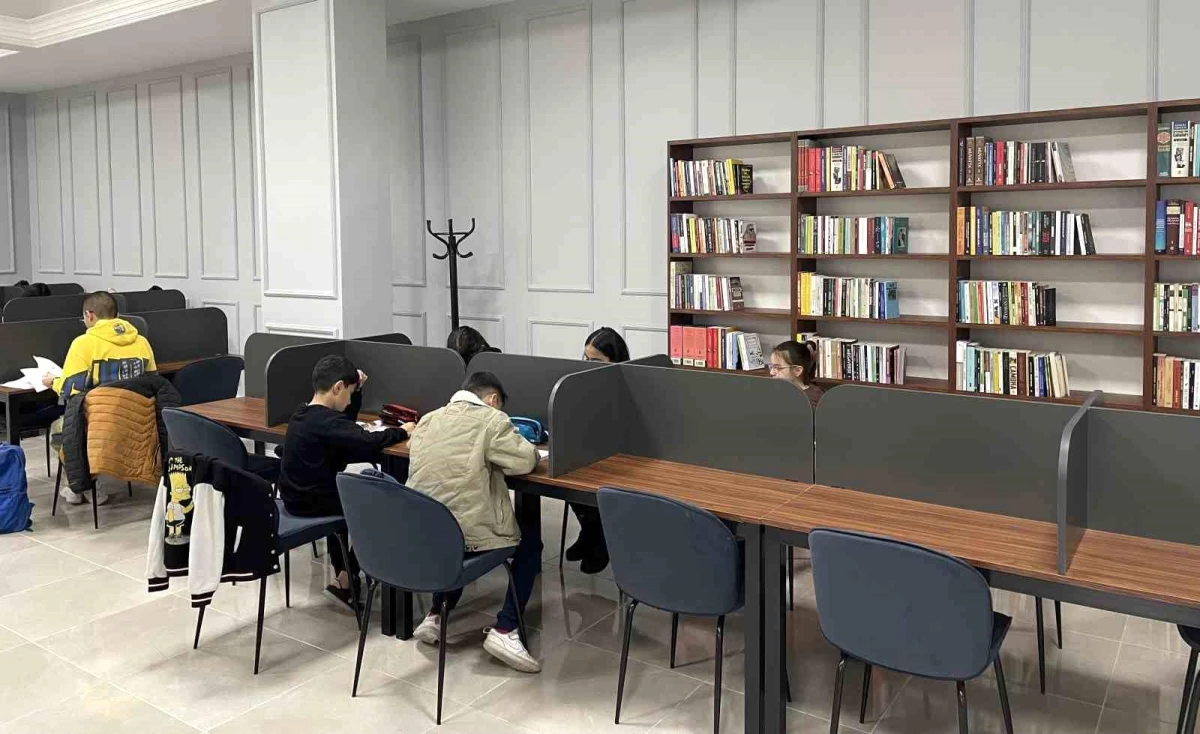 Kayseri Büyükşehir Belediyesi, Yakut Semt Kütüphanesi\'ni Hizmete Açtı