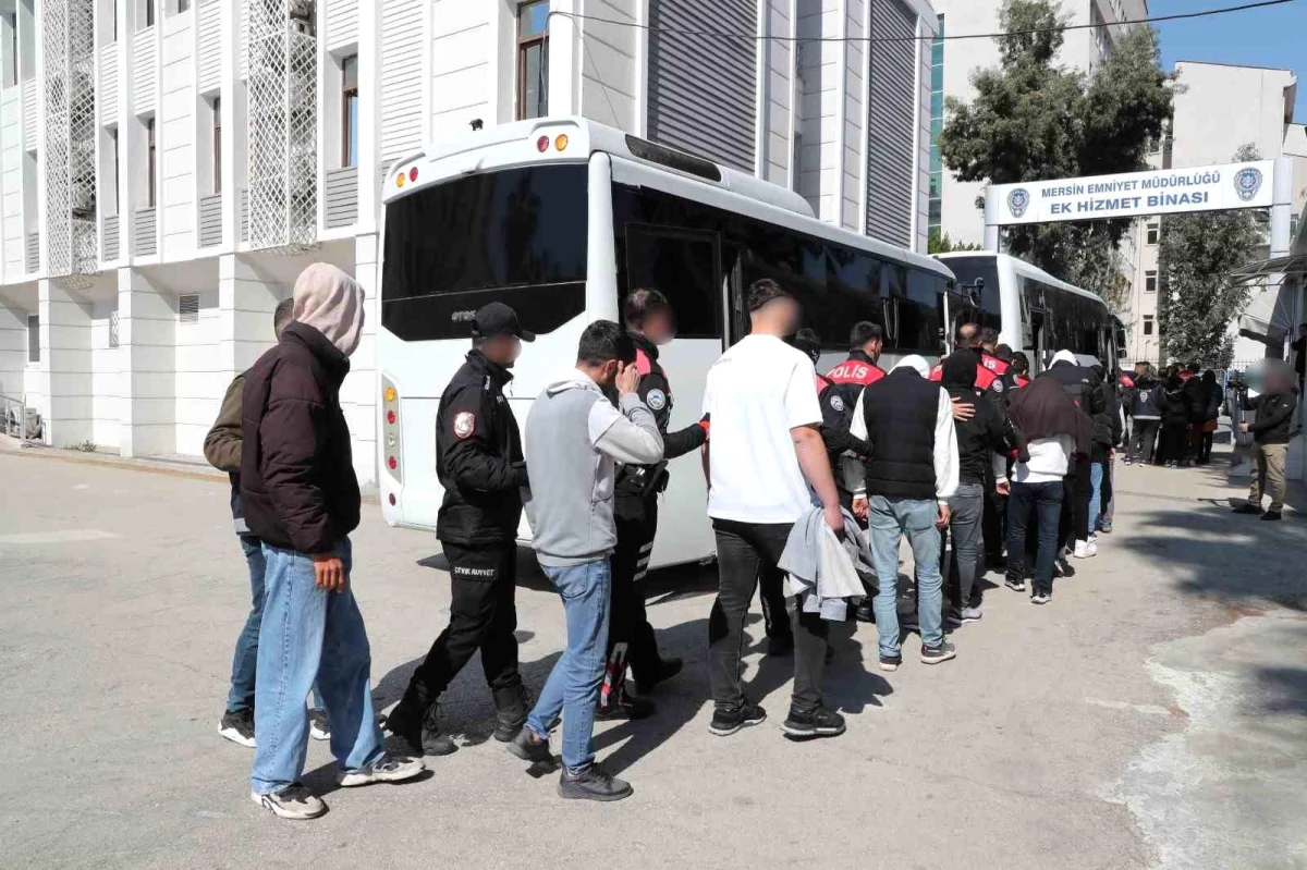 Mersin\'de Dolandırıcılık Şebekesi Çökertildi, 32 Şüpheli Gözaltına Alındı