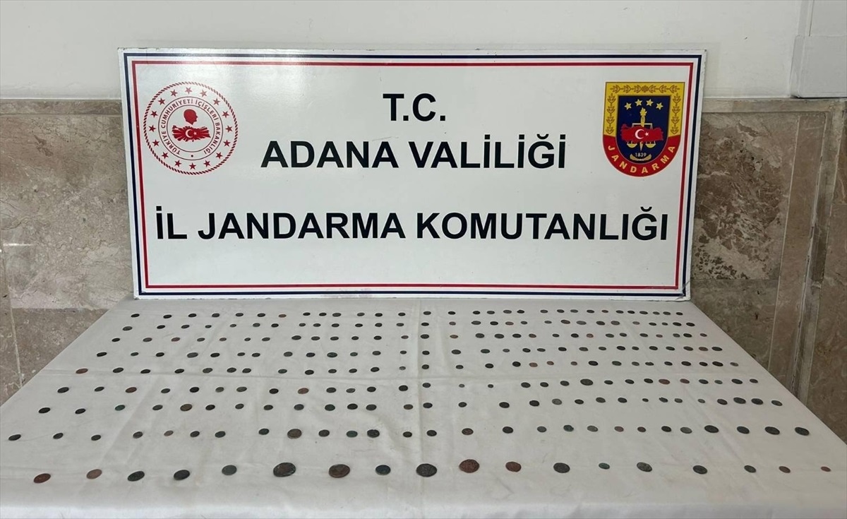 Adana\'da tarihi eser kaçakçılığı operasyonunda 250 sikke ele geçirildi