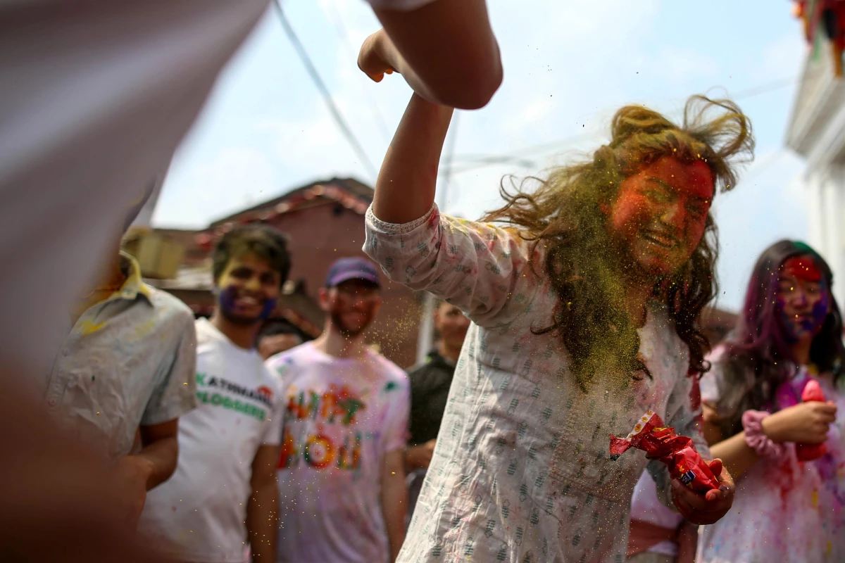 Nepal\'de Renk Festivali Holi, Baharın Gelişini Kutladı